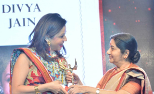 MS DIVYA JAIN, FOUNDER & CEO, SAFEDUCATED HONORED WITH THE ‘YOUNG WOMAN ACHIEVER’ AWARD